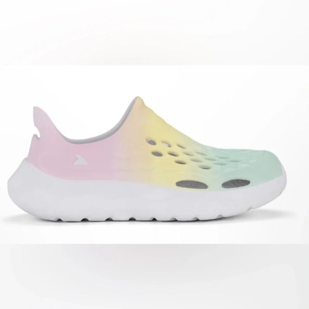 RUGGED SHARK Girls Size 1 Slip On Water Sneakers Multicolored Comfortable New